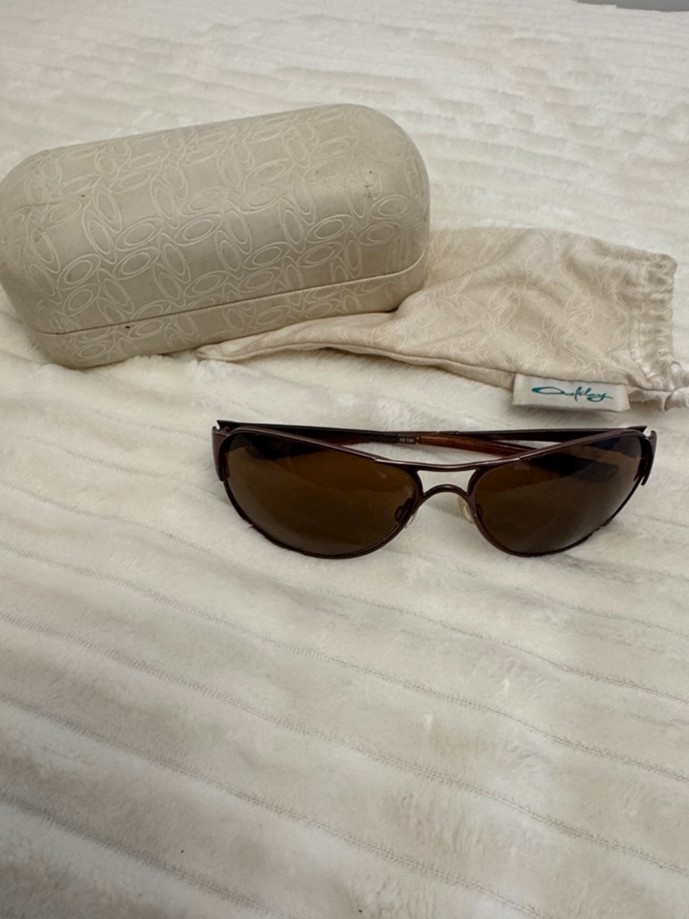 Oakley Brown Aviator Sunglasses with Case